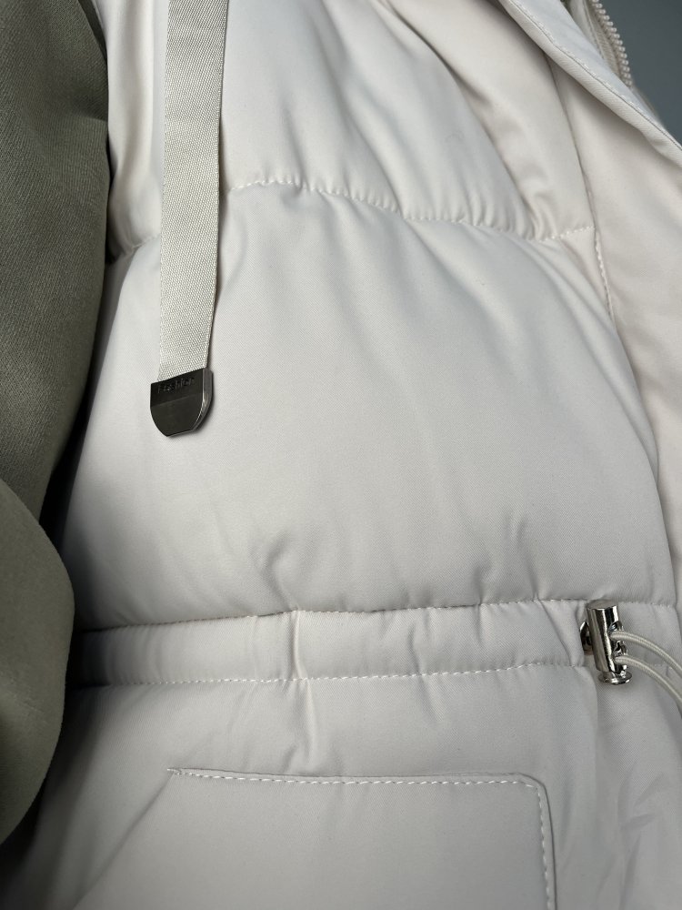 Жилет удлиненный с капюшоном 72455211\751