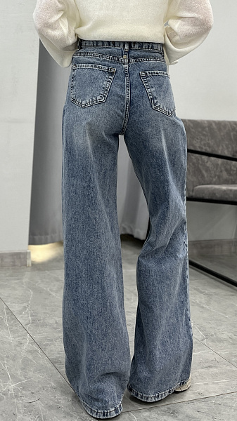 295306