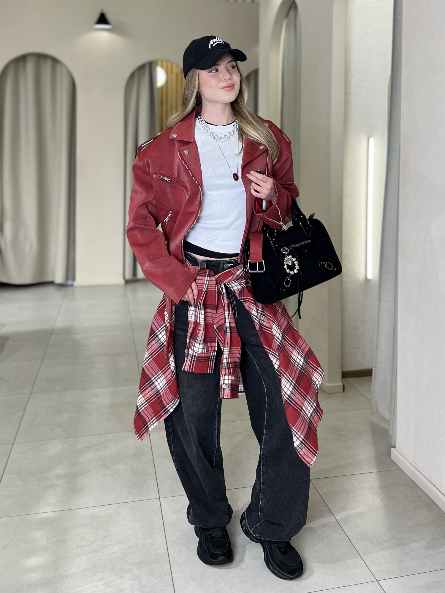 стильный микс гранжа и спорта