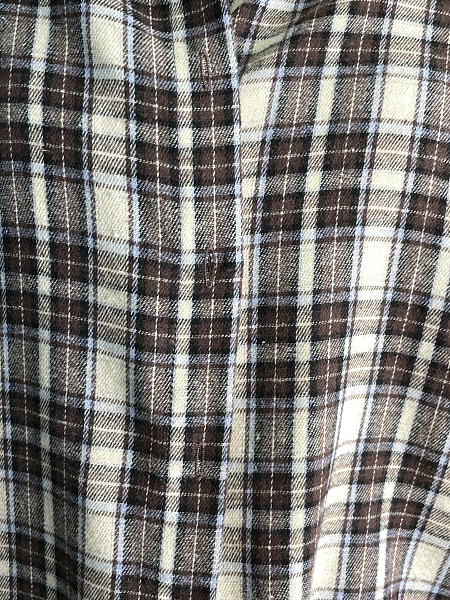 276057