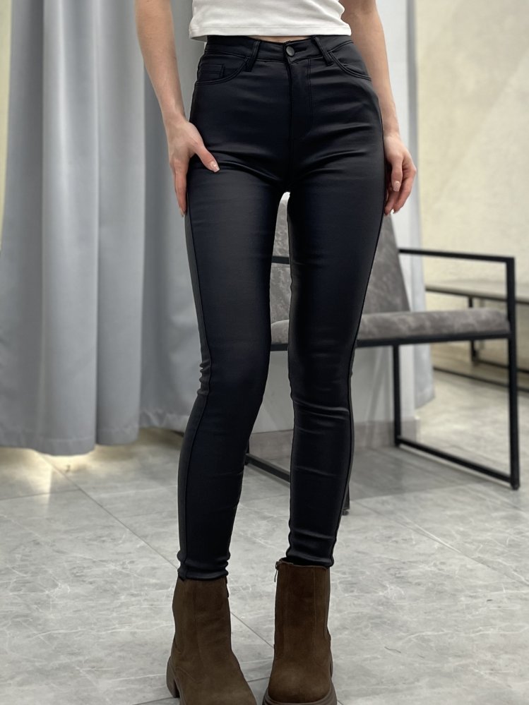 Джинсы с пропиткой под кожу 72460803\15