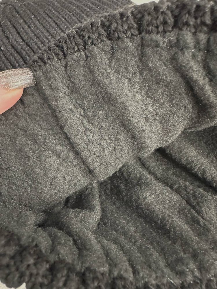 Шапка с пайетками на флисе 72461225\15