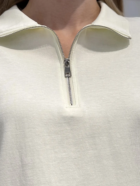 156600
