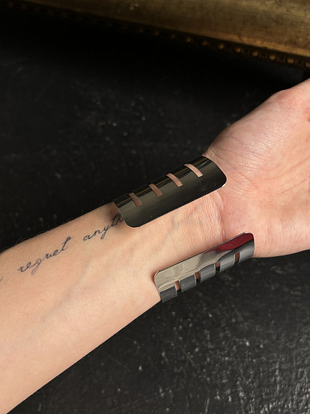 258208