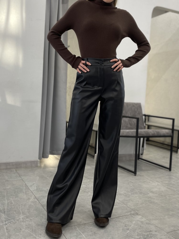 Брюки прямого кроя экокожа 72460866\15